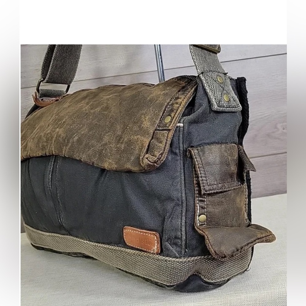 Bed Stu Hawkeye Waxed Canvas Messenger Bag - Picture 5 of 5